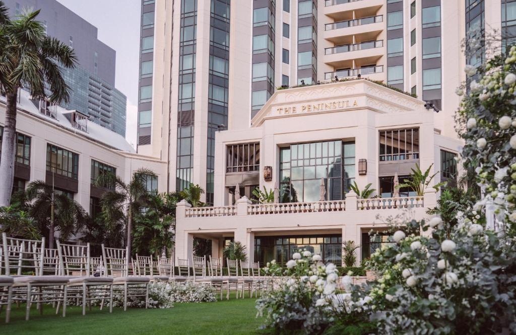 The Peninsula Bangkok, riverside terrace
