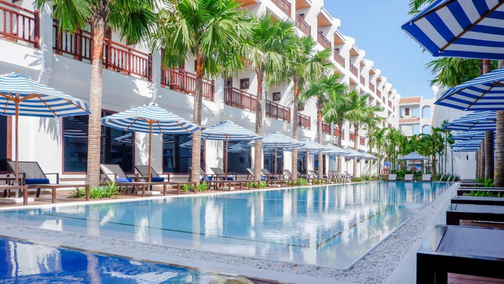 Wafaifo Resort, Hoi An, poolside cabanas